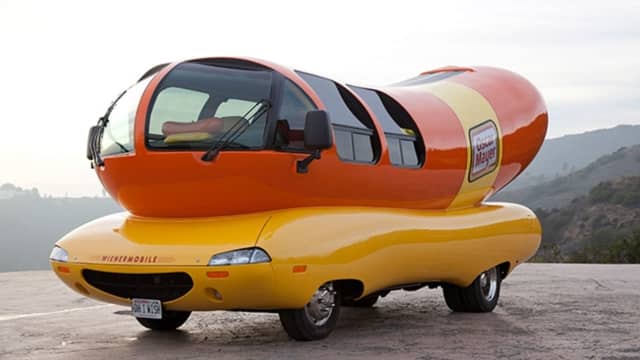 wienermobile-mountain-hed-2014_hsacrt