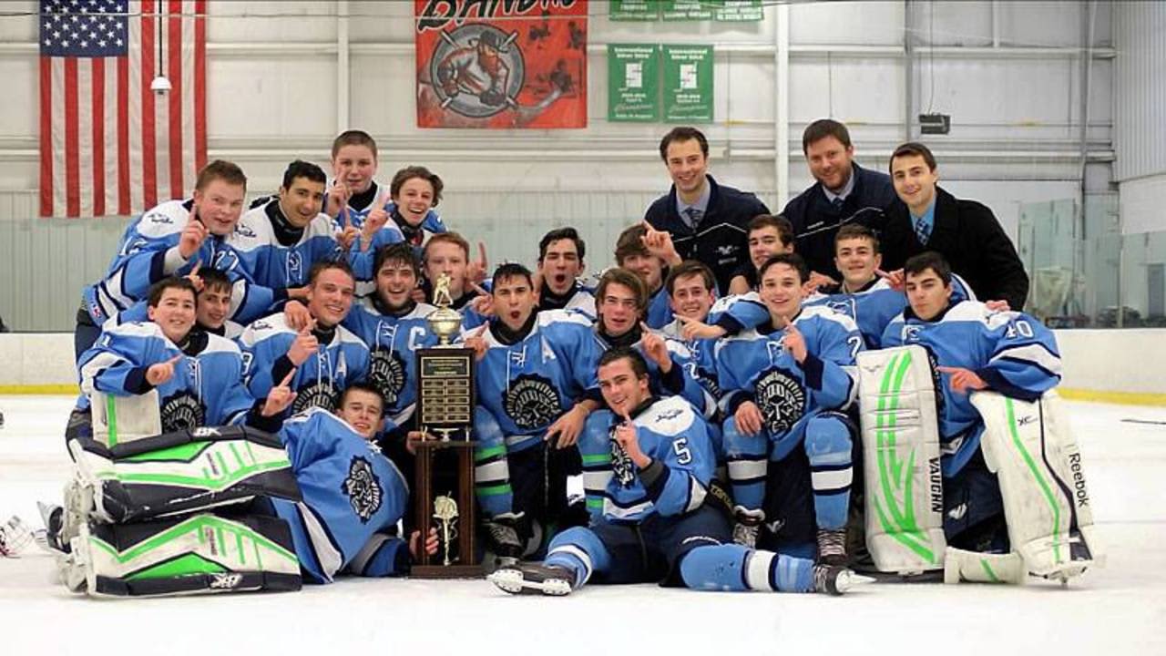 The Wayne Valley ice hockey team with the Mayor's Cup.