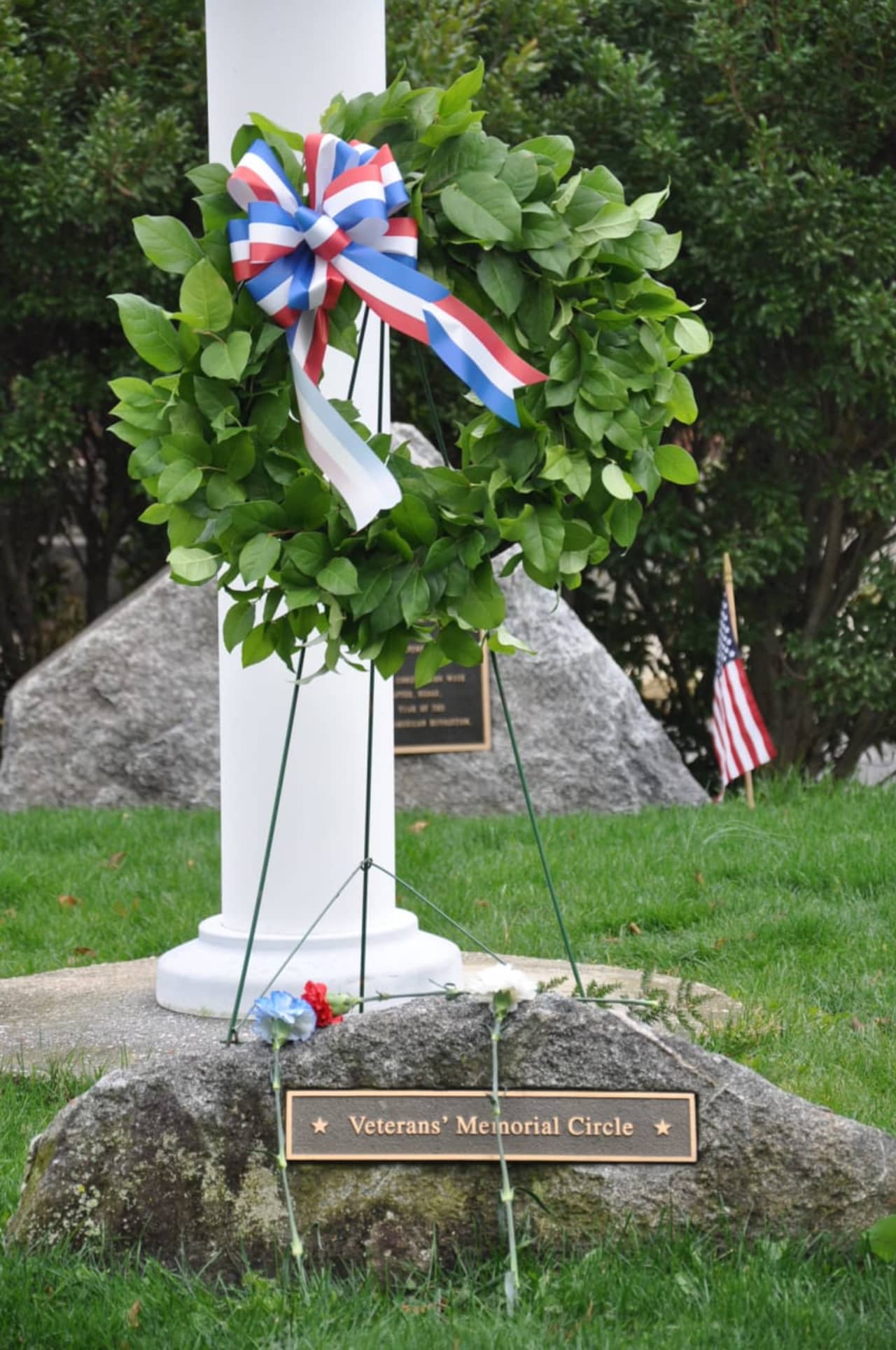 Photo of laurel wreath from Veterans Day 2015 at Veterans Circle at Darien Town Hall