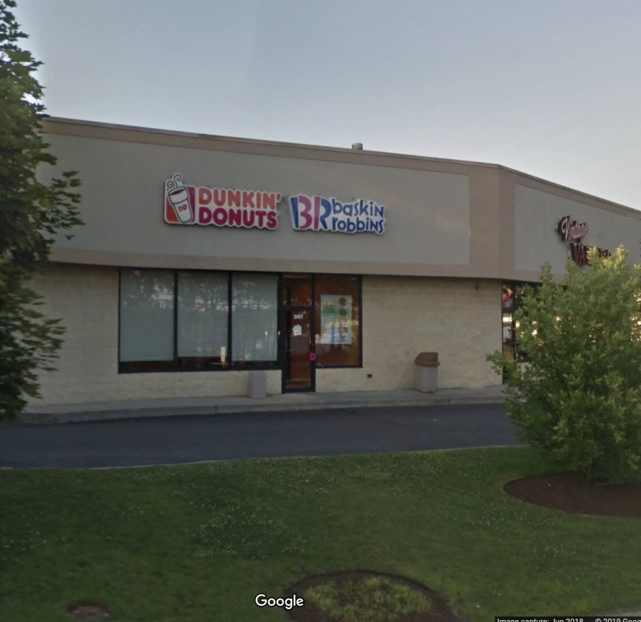 A man attempting to rob an area Dunkin' Donuts was stopped by Good Samaritans.