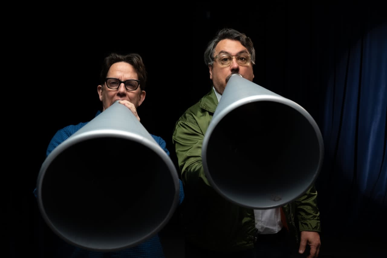They Might Be Giants members John Linnell (left) and John Flansburgh (right)