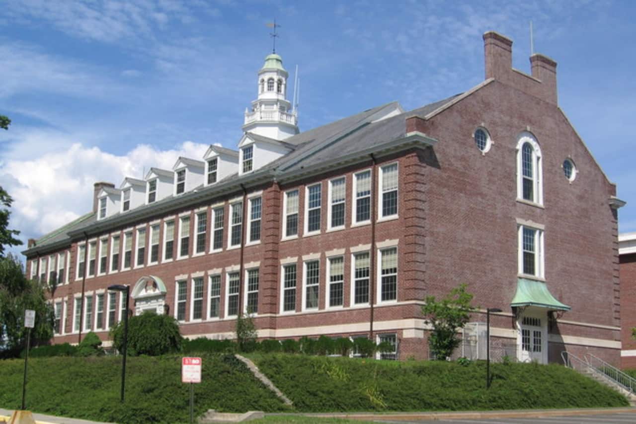 Middlesex Middle School in Darien has been named a "School of Distinction" by the Connecticut Department of Education.