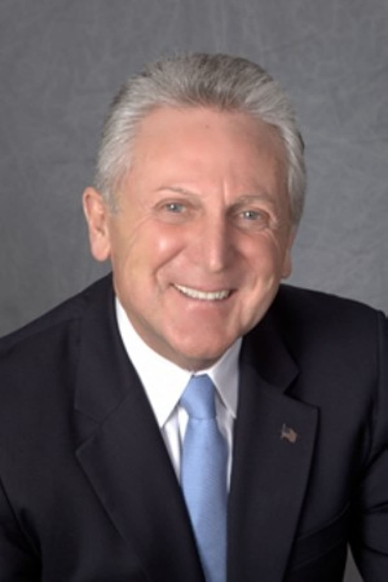 Norwalk Mayor Harry Rilling and his wife, Lucia, are kicking off the citys first Mayors Fitness Challenge Saturday