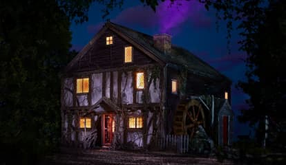 Here Is Your Chance To Stay At The 'Hocus Pocus' Cottage In Massachusetts
