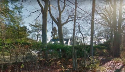 Paul Simon, Edie Brickell Sell Fairfield County Estate At $6 Million Loss, Report Says