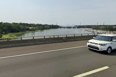 Woman Survives Jump From I-95 Bridge In Fairfield County, Police Say