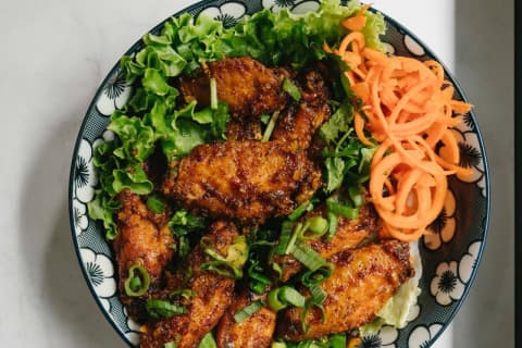 This Eatery Serves Up Best Wings In New York, Report Says