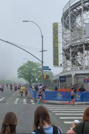 Runner Dies After Collapsing At Finish Line Of Half-Marathon In NYC
