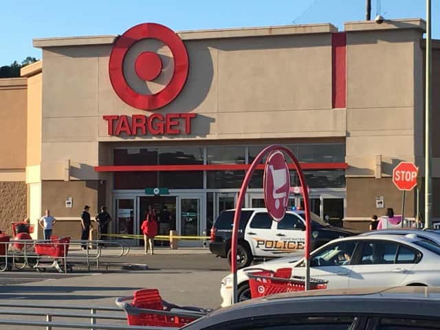 Bomb Threat Clears Edgewater Target 