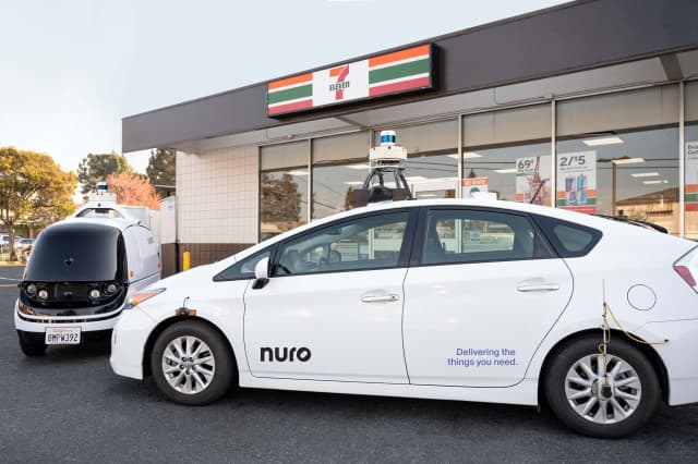 Convenience store chain 7-Eleven is piloting a new delivery service using self-driving vehicles.