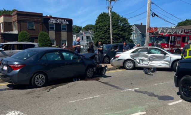 A picture of the 3-car crash in Dorchester