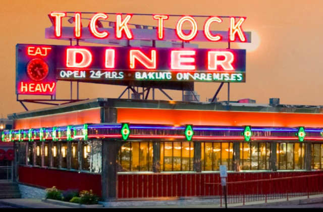 The Tick Tock Diner reopened last week after a 10-month renovation with a new menu, executive chef and more. Customers, however, are unimpressed.