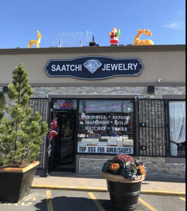 Police are asking the public for help regarding an attempted burglary at Saatchi Jewelry on Long Island.