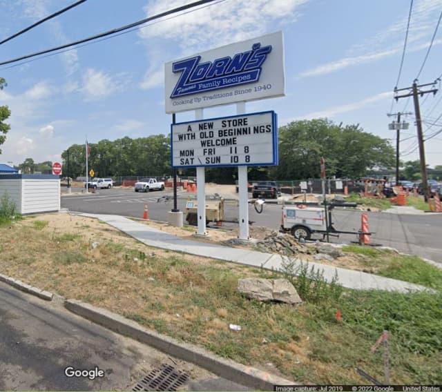Zorn's of Bethpage sign