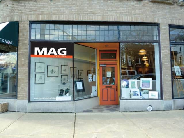 Mamaroneck Arts Guild will hold an arts, food and spirits fundraiser to beautify Larchmont on April 7.