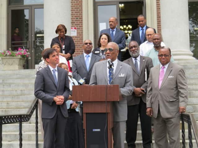 Mount Vernon Mayor Ernest Davis expresses his support for Noam Bramson at City Hall.