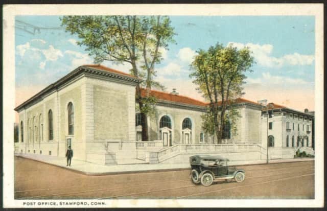A historic postcard shows the Stamford Post Office back in the day. 