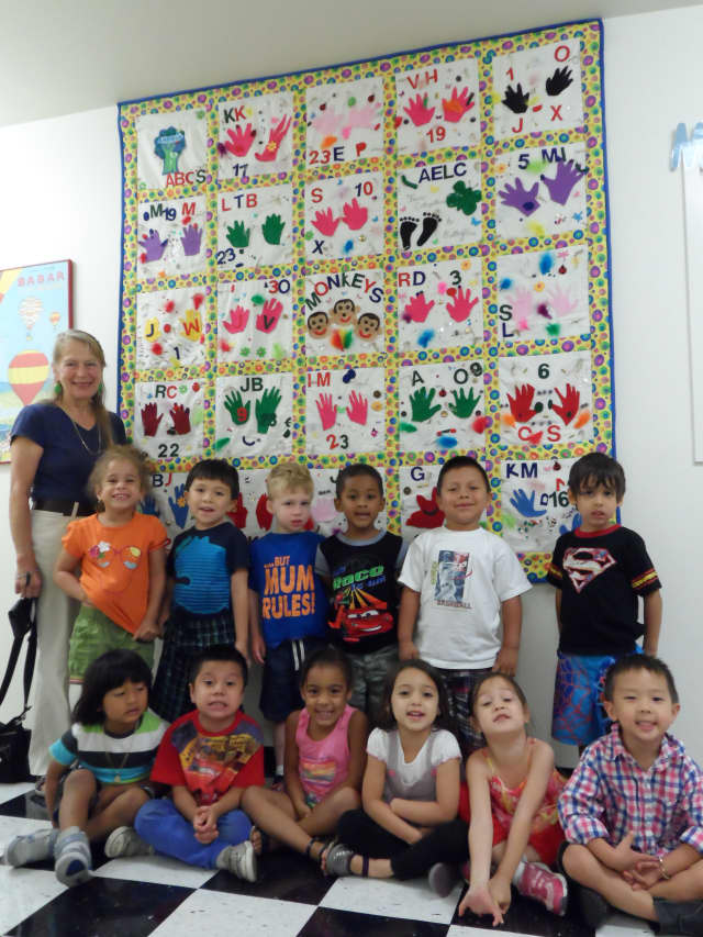 Students at the ANDRUS Early Learning Center in Tuckahoe recently completed an 18-tile quilt as part of an early development arts class. 
