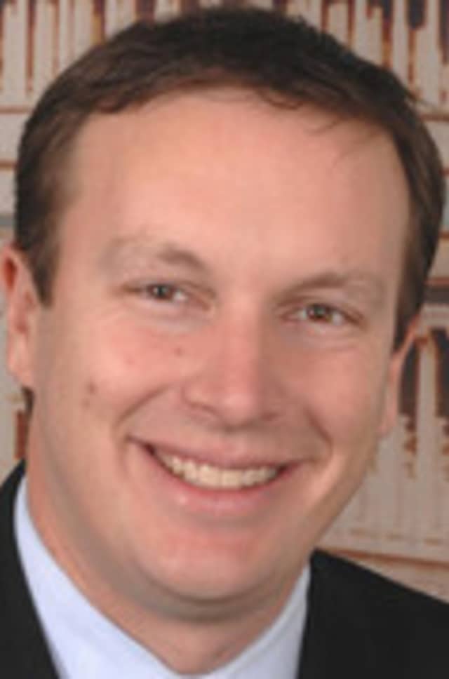 Sen. Chris Murphy has requested the FBI notify citizens of a phone scam that has been plaguing Connecticut. 