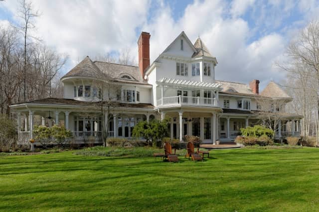 Filmmaker Ron Howard put his Greenwich home on the market for $27.5 million.