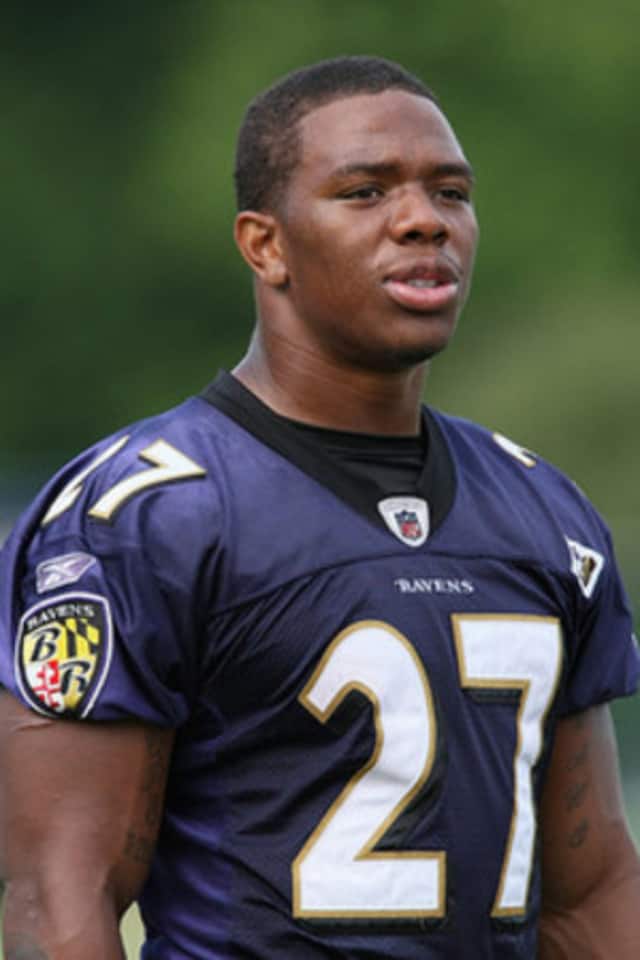 Baltimore Ravens running back Ray Rice, a New Rochelle native, apologized for the February assault on his wife during a news conference Thursday. 