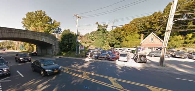 A Google Maps image of the parking lot at Popeye's Pub in Cortlandt Manor.