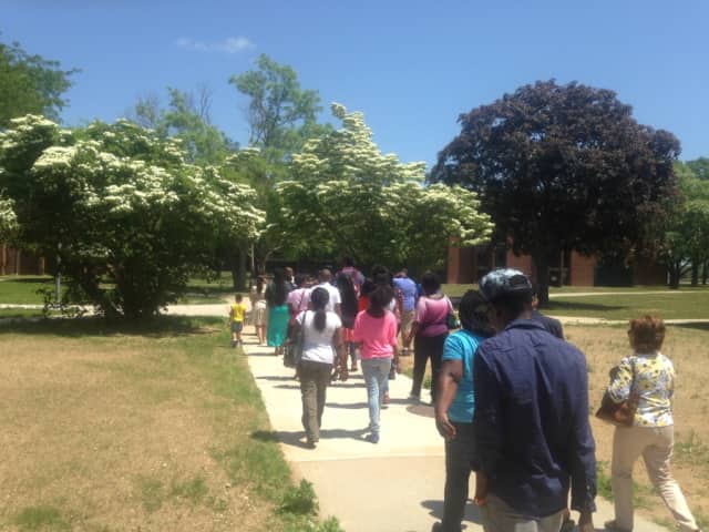 Mount Vernon students toured Farmingdale State College.