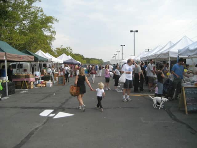 Larchmont and Mamaroneck residents can participate in the local farmers market on Saturday.