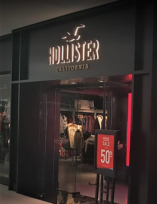where is a hollister store near me